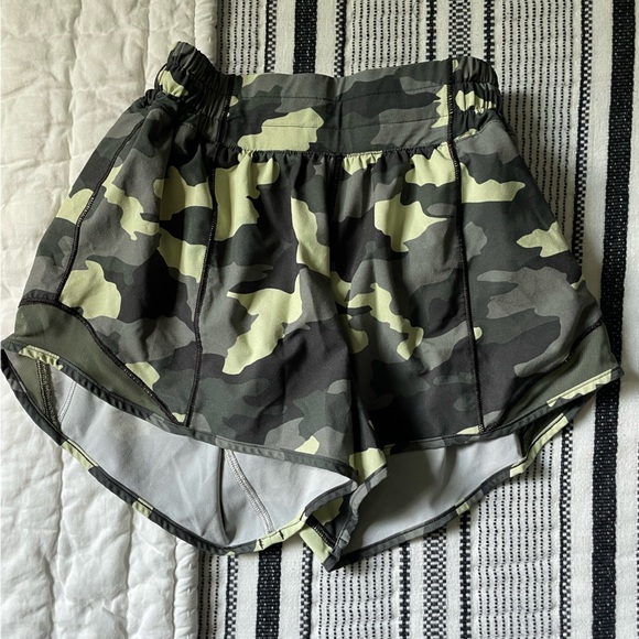 RARE!! Camo Lululemon shorts size 0 and 4” inseam ! - Picture 1 of 4